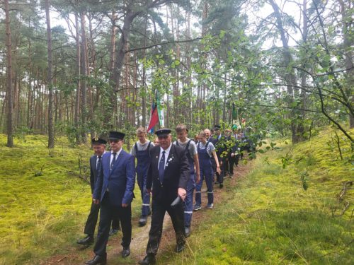 Impressionen vom Ummarsch durch den Zauberwald